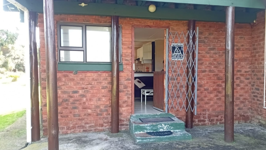 To Let 2 Bedroom Property for Rent in Cove Rock Eastern Cape